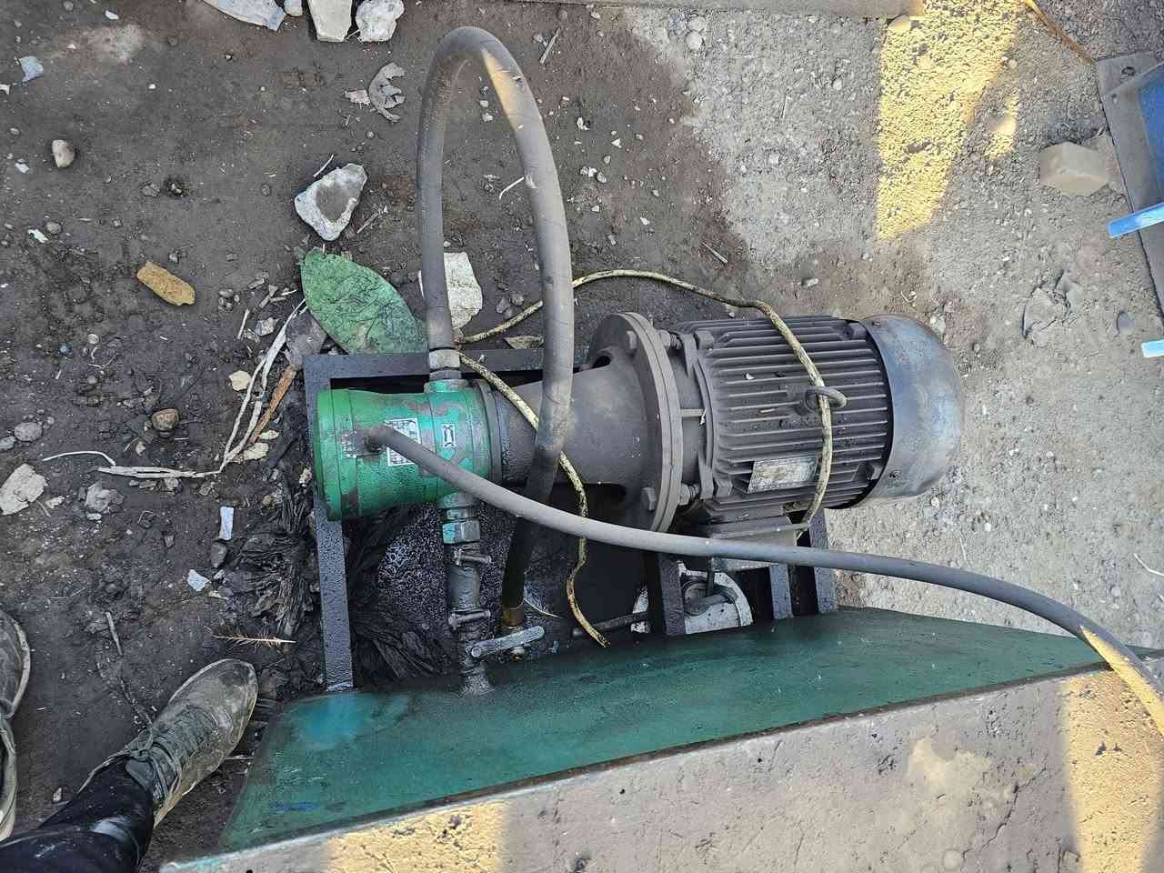 مكبس فافون وقوطيه صيني درجه اولى جكات وماطور الماني مكاني بغداد للاستفسار ***********
***********
