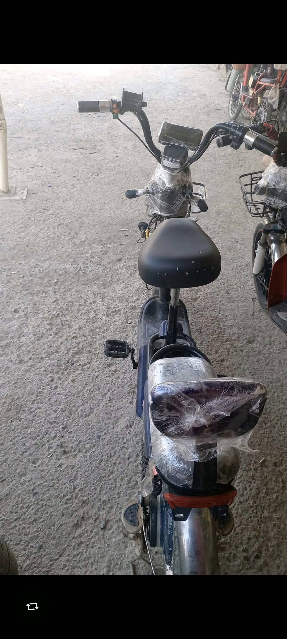 السلام عليكم ورحمة الله وبركاتة دراجة شحن للبيع موديل 23و24 مكان ديالى بعقوبة السعر150وبي مجال اسعار مناسبة جداً ما اريد مراوس بس بيع موجود اي استفسار علة هذا الرقم ***********