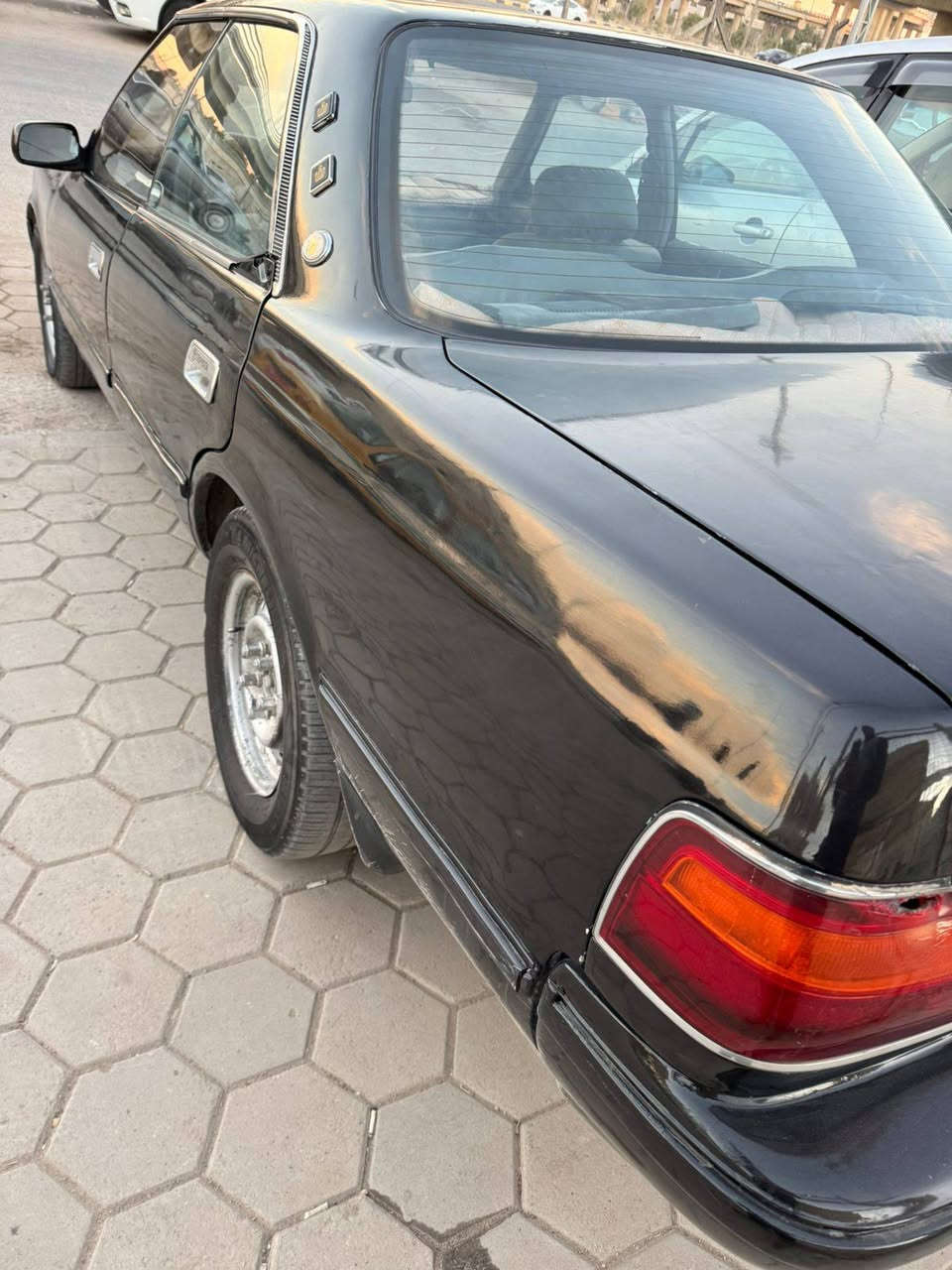 @إشارة   بيع مستعجل السلام عليكم للبيع شيزر مديل ١٩٩٣ مكفوله من كص وضربه محرك 2500 كير ومكينه وحداديه مكفولات تبريد شغال رقم بغداد دوالي غرفته حلوه كهربائيات كله شغاله مكان السياره نجف السعر ٣٨ وبيها مجال قليل *********** مكلف بل نشر اتواصلو عل رقم وال سياره جاهزه مابيه كل نقص
