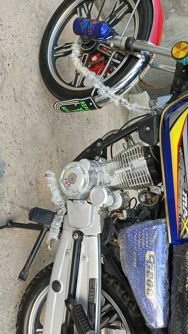 للبيع سونك 2024 شاشه عرض  دراجه حلوه وكلها جاهزة مابيه نقص برغي  محرك 200cc  مكانها رمادي جويبه السعر 650 وبي مجال شي قليل تصال علرقم ***********
