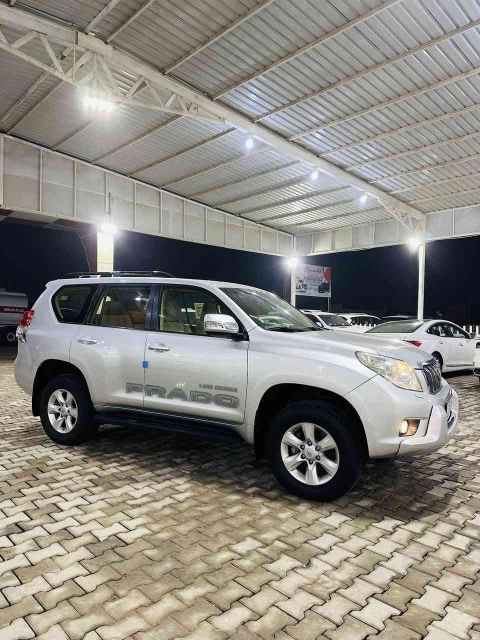 سلام عليكم 

البيع مراوس 

مكفول من صبغ ضربا تبديل بارد كفال عامه حتا دعاميته بشرط الفحص 

مكينه وكير مكفولة غير مفتوحة 

موديل 2013

موصفاته 

مكينه ٦سلندر 

دبل تانكي 

فتحه 

فور ويل 

ثلاجه 

مري شفط 

بصمه 

٧راكب 

٣قطع تبريد 

تحكمات استيرا 

شاشه 

كامرا 

حساس امامي وخلفي 

دبل تانكي 

باقي موصفات معروفه 

***********
