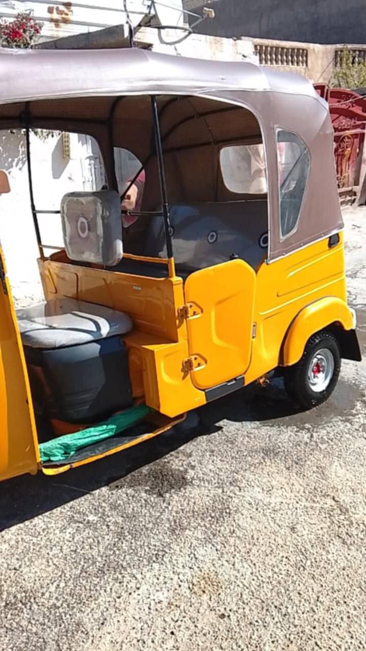 سلام عليكم تكتك لبيع 21بشهر ال 11رقم وسنويه تحويل ثانيوم تكتك مكفوله من الصبغ والمعجون هاذه رقم ***********
