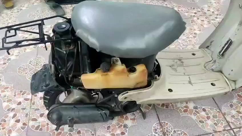 السلام عليكم دراجه مصريه نظيفه مثل ما تشوفونها بالصوره الدراجه هندور تشتغل السعر 120 وبيها مجال مراسله على هذا الرقم واتساب ***********
