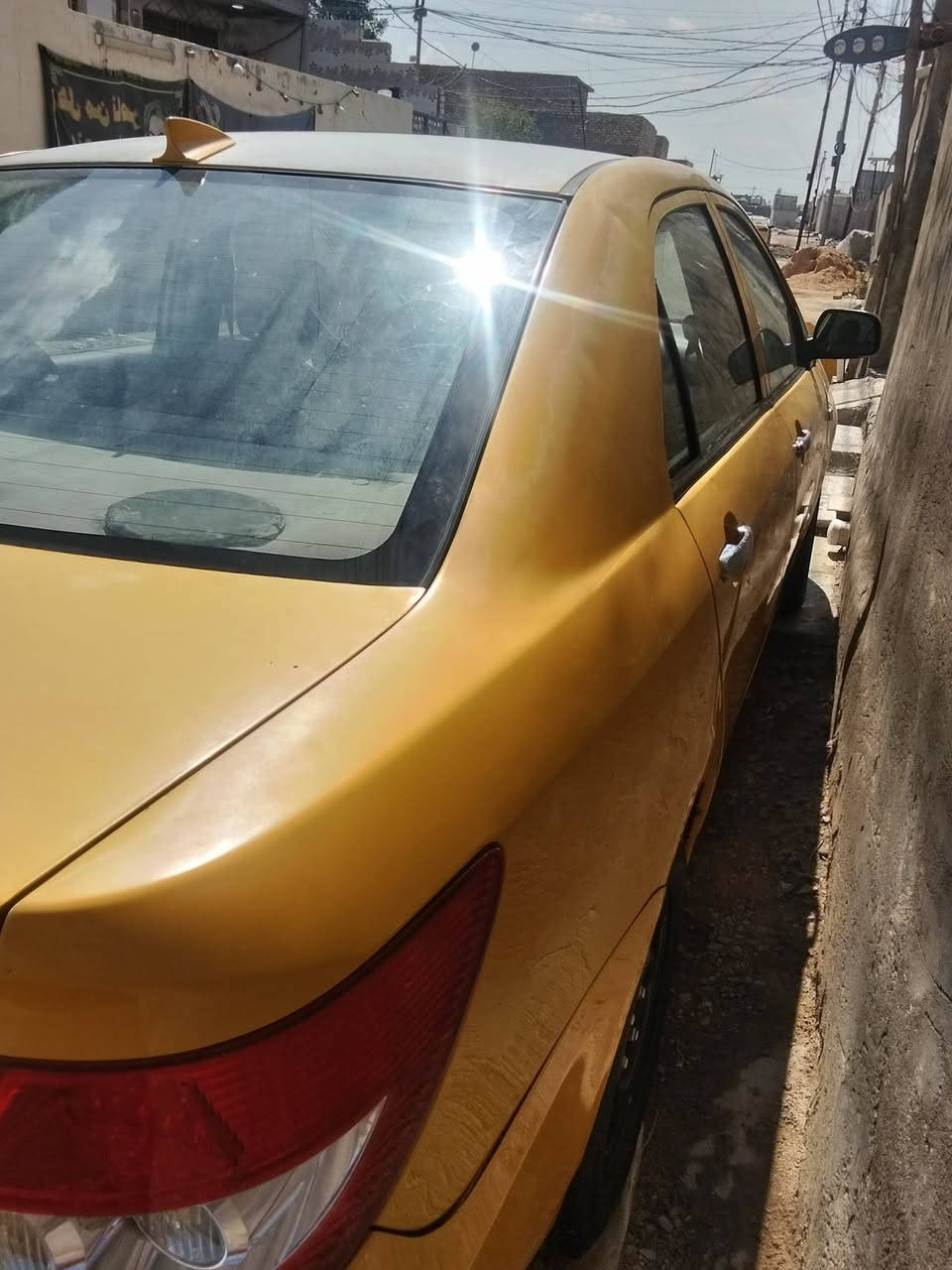 السلام عليكم بي واي دي اف 3 موديل 2013 سياره كفاله عامه بيهه ملاحضات بسيطه مصفره هيه  وغرامات تتفئه وتبريد وايضافة منضومة غاز أصليه رقم بغداد انكليزي هزه جديده تحويل ثاني يوم الشراي يتصل على الرقم التالي)***********
