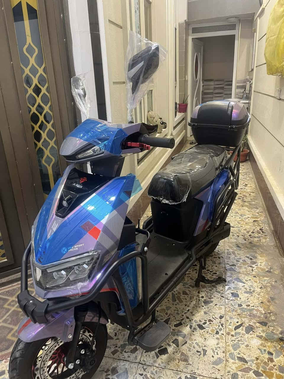 لسلام عليكم ماطور شحن للبيع نوع ماسه شبح موديل ٢٦ بعده زيرو شخط مابي بعده على وضع شركه أربع سرع سرعته ٩٩ دبل إشاره بلاتوث نضام بك رجوع إلى خلف لايت زنون عالي ناصي وياه خوذه لون مميز سعر700 وبي مجال مكان رمادي التأميم شارع نخيل مقابل مدرسه رفاعي ***********
