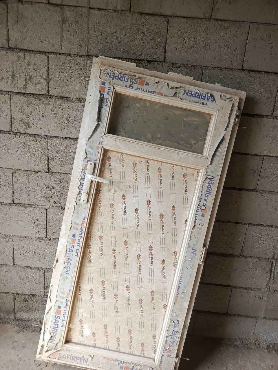 باب قياس الطول 165×77
شباك قياس مترين 37 ×متر
قيم بلي يرضي الله واخذ ***********
