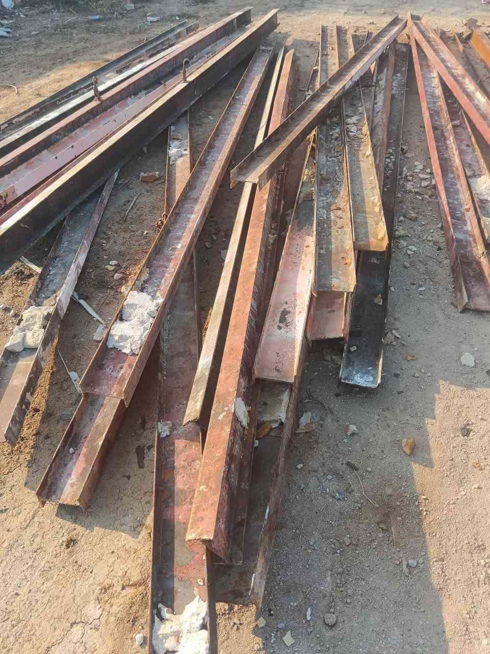 سلام عليكم نشتري ونبيع كافت سندويج شخاط بواري تفليش حقول جملونات شعدكم نشتري موجود خاص واتساب *********** اسعار مناسبه مكان بابل اسكندريه شاخه
