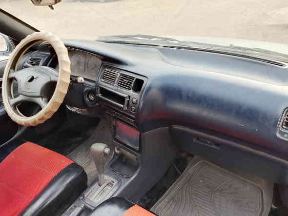 السلام عليكم كورلا موديل 93  للبيع  رقم بغداد بسمي  تخم تاير جديد كهربائيات شغال مع تبريد سياره جاهزه  الاستفسار اكثر اتصل ***********
