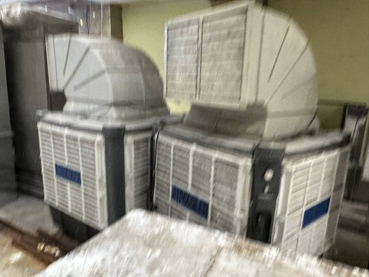 سلام عليكم غراض مطاعم البيع
برادات سل استيل 2
دكت ساحب دهون 14 متر كامل هوا ولمسحب
كراسي 20 كرسي 
بوب زجاج ضغط عالي 2 ابو المتر 
عراضه مبطوحه بيه ليك 
شوايات كص جدد ما مشتغلات كاملات هنه ول شياش 
قلايات كرسبي وفنكر العداد ثنين 
عربه مال جاي جديده بس متروكه هيه ول بريمز
جدوره سل استيل مال عرض وتحميه العداد 10
طباخ 3 عيون الطول متر ونص 
تنور مال مطاعم جبير 
اتصل وشنو تريد بل خدمه
رقم الهاتف *********** 
مكان بصره
