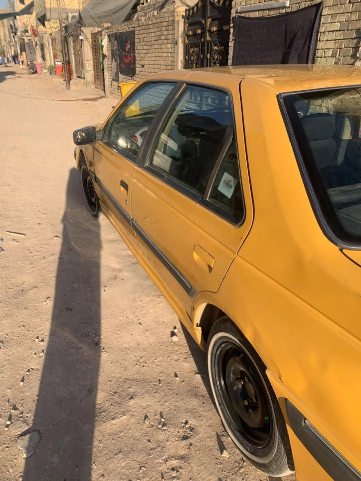 سلام عليكم بيجو بارص موديل 15هئيه سنه كامله مدفوعه وغرامات مصفره سنويه جديده تبريد ثلج خير من الله مكينه تنقص شي قليل جاملغ خلفي والمامي مصبوغ فقط ***********
