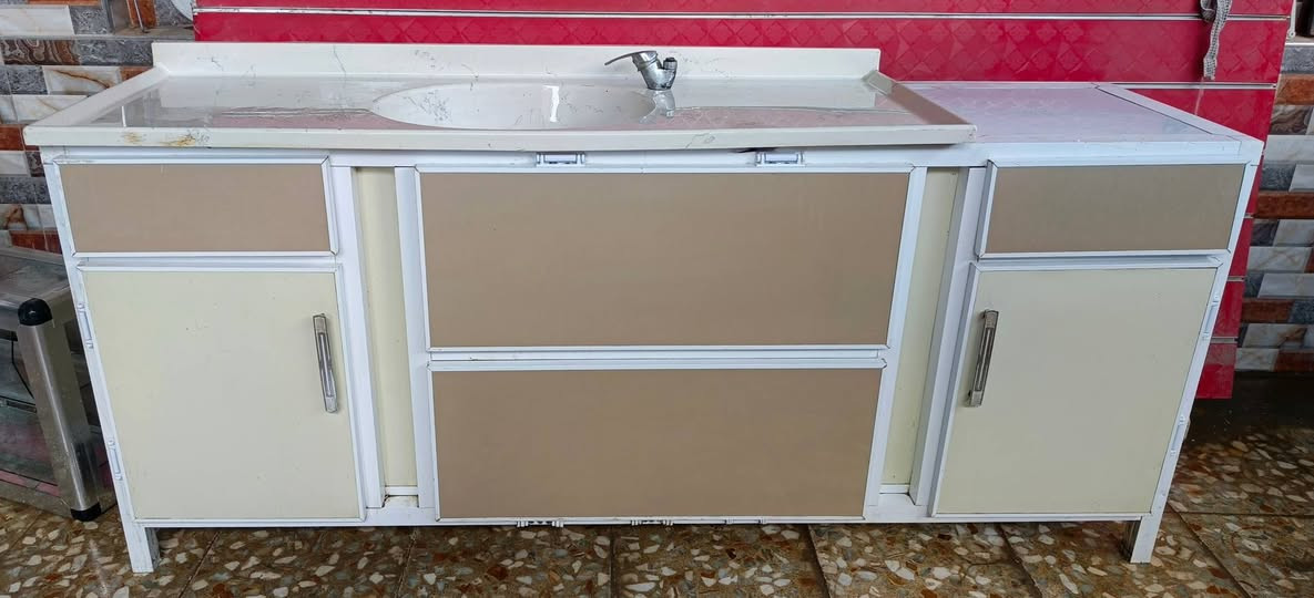 سنك مرمر الطول مترين السعر ٩٥ وبيه مجال يرهم مراوس ب سنك عادي او كاونتر او سبلت مكيف محترك العنوان محاويل ***********
