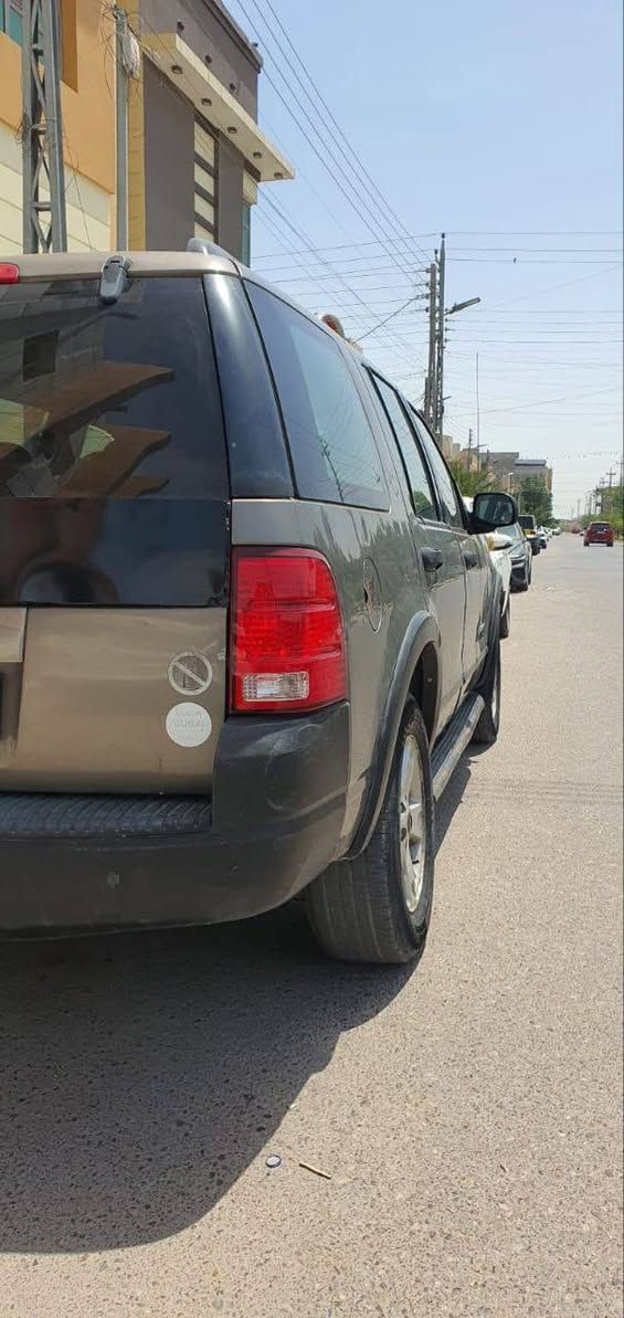 فورد اكسبلورر ذهبي موديل 2005 بغداد رقم جديد مشروع وطني السنوية لل2030 كفالة عامة ماعدا البنيد جارد مابيها لاصبغ ولا معجون وارد خليجي محرك 6سلندر السعر 75ورقة وبيها مجال للشراي للاستفسار الاتصال ***********  وبي واتساب
