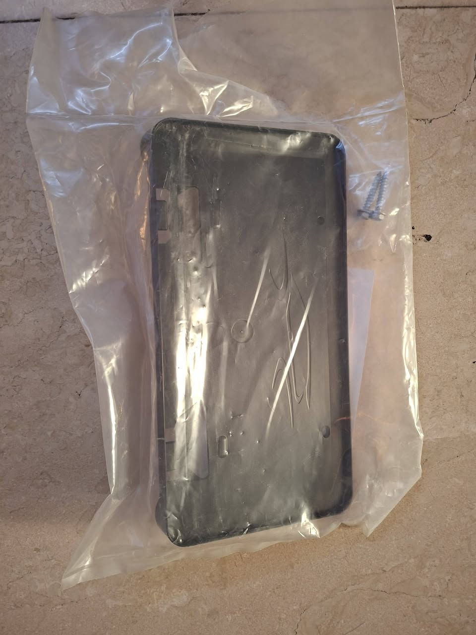 السلام عليكم للبيع بصمه سياره وبرده خلفيه وقاعدة رقم اصليات جدد مال كورولا كروس امريكي مكاني بغداد الغزاليه للتواصل ***********
