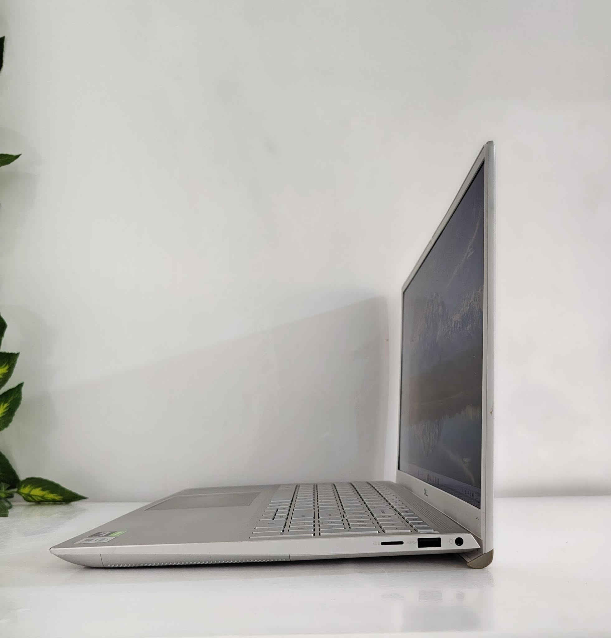🔥 متوفر من جديد - قطعة واحدة فقط 🔥
💻 Dell Inspiron 7501
🎮 لابتوب ألعاب وأعمال بمواصفات قوية وتصميم أنيق

✅ Core i7 الجيل العاشر H
✅ RAM 16GB DDR4 قابلة للتطوير
✅ SSD 512GB
✅ GTX 1650 4GB
✅ شاشة FHD 15.6
✅ كيبورد ضوئي
✅ بطارية ممتازة

✨ نظافة عالية جداً داخلياً وخارجياً
✨ مناسب للألعاب، التصميم، المونتاج والدراسة

🎁 هدايا مجانية:
✔️ شاحن أصلي
✔️ حقيبة
✔️ ماوس
✔️ ماوس باد

🛡️ ضمان ذهبي 30 يوم
🔹 استبدال في حال وجود أي عطل
🔹 فحص كامل أمام المندوب

💰 السعر: 700,000 دينار فقط

📞 واتساب:
***********

راسلنا الآن واحجزه قبل نفاد القطعة المتوفرة.
