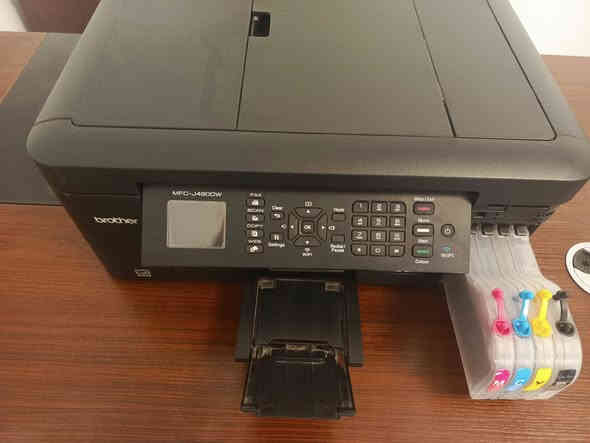 السلام عليكم طابعه برذر جدا اقتصادية احبارهه خزانات خارجية قابلة لاعادة التعبئة بالمرة الوحدة تطبع 5الاف ملون و7الاف اسود وابيض واي فاي فيدر للملازم والكتب وجهين ودوبلكس المكان بغداد السعر 110 الف راسلني مامتواجد عالفيس ***********
