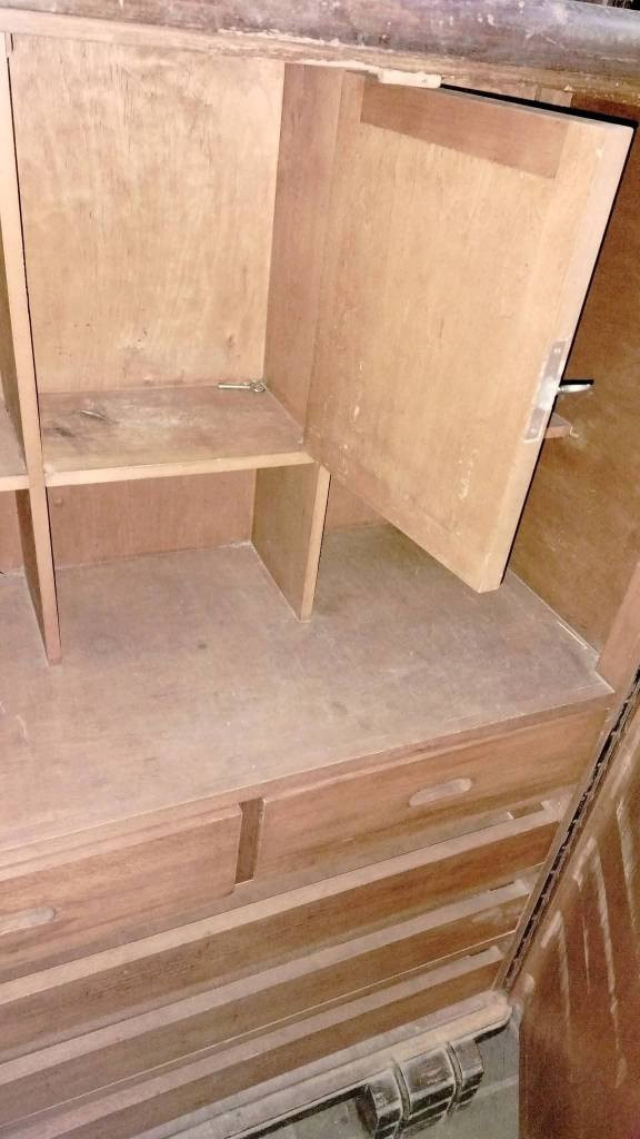 سكرتيره ارديكو  فرنساوي خشب بتش بين 
 ارتفاع متر و 70سم عرض متر وا 10سم قطر 45 سم
 بالمفاتيح كامله ما شاء الله
لأسعار 4500ج 
رقم التواصل 01017011251
يوجد شحن القاهرة, مصر


**إذا كنت صاحب هذا الإعلان وتريد حذفه لأي سبب، رجاءا أرسل رسالة إلى الدعم الفني**