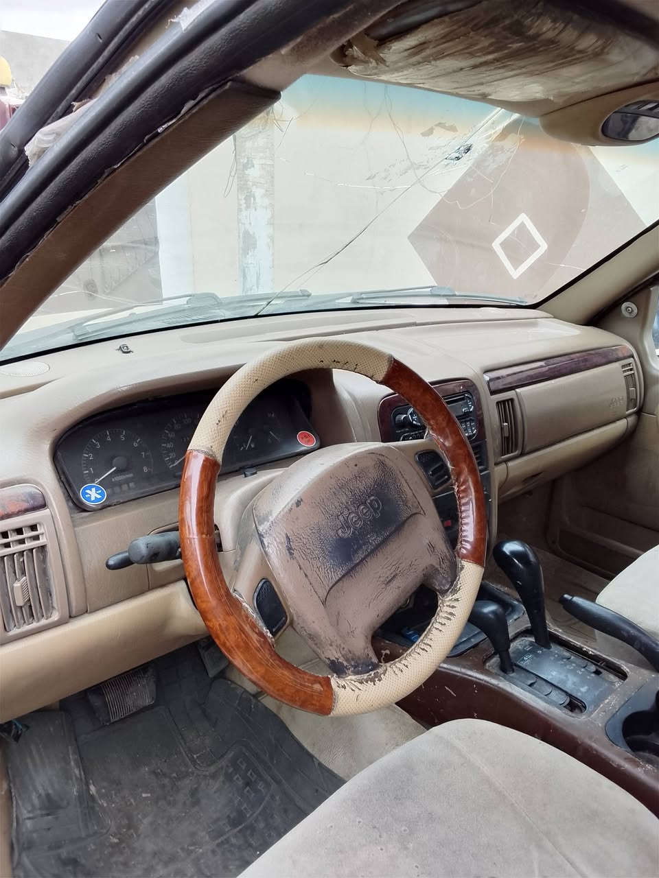 جيب شيروكي موديل 2000 عنوان كركوك حسابات ترهم مراوس السعر 35 ورقه محور بطه ***********
