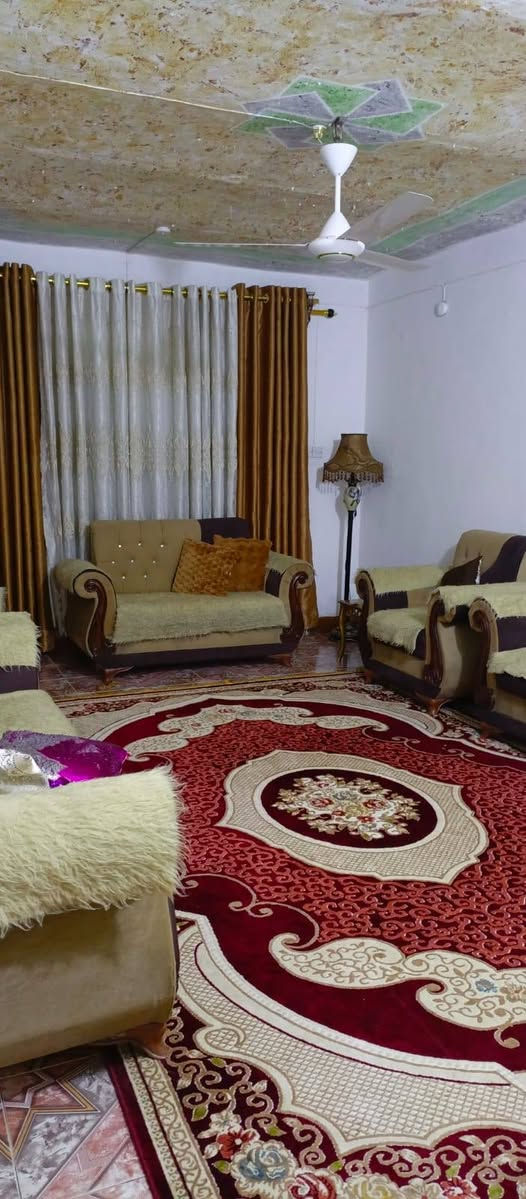 الدار للبيع
المكان حي سعيد جهاا الجنابي وخلف ملعب حي سعيد من جهاا الجنابي 
مساحه البيت 240 م 
البناء طابقين بناء 2018 
(يحتوي الطابق الاول... على غرف نوم 2 واستقبال وهول ومطبخ وصحيات داخليه وخارجيه وطارمه وحديقه كبيره) 
(الطابق الثاني.. يحتوي على غرف نوم عدد 2 وهول وصحيات وسطح مساحه كبيره )

للستفسار اكثر الاتصال على الرقم (*********** )
