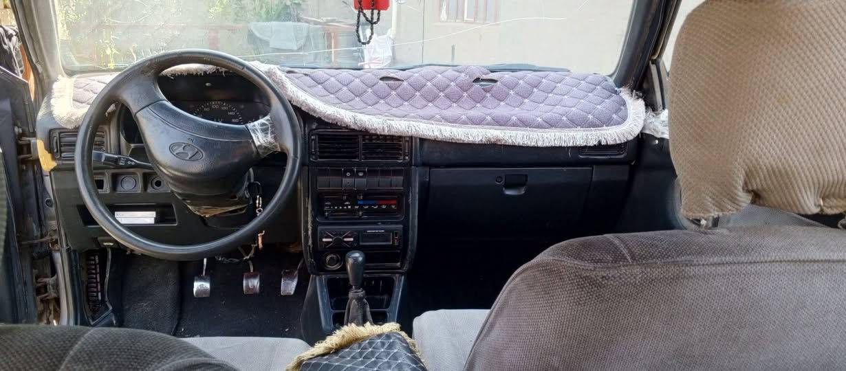 السلام عليكم، سيارة اكسله للبيع رقم ديالى كير مكينه شرط كهربائيات كلشي شغال تخم تاير جديد صدر جديد سيارة كامله السنوية لحد 2030بأسمي السعر 18وبيها مجال للطيبين، مكاني ديالى قضاء بلدروز رقمي ***********.
