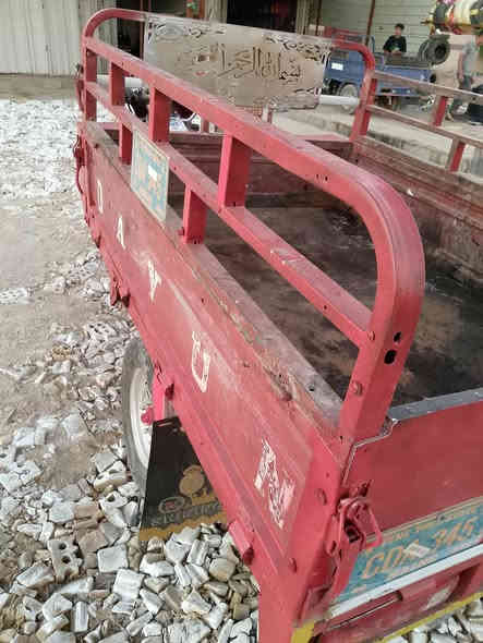 سلام عليكم ستوته دايوان مديل 15اوراق كاملة كهربائيات شغالة عوزه بس باتري تايرات نضيفه ستوته خير من الله 750بغداد
***********
