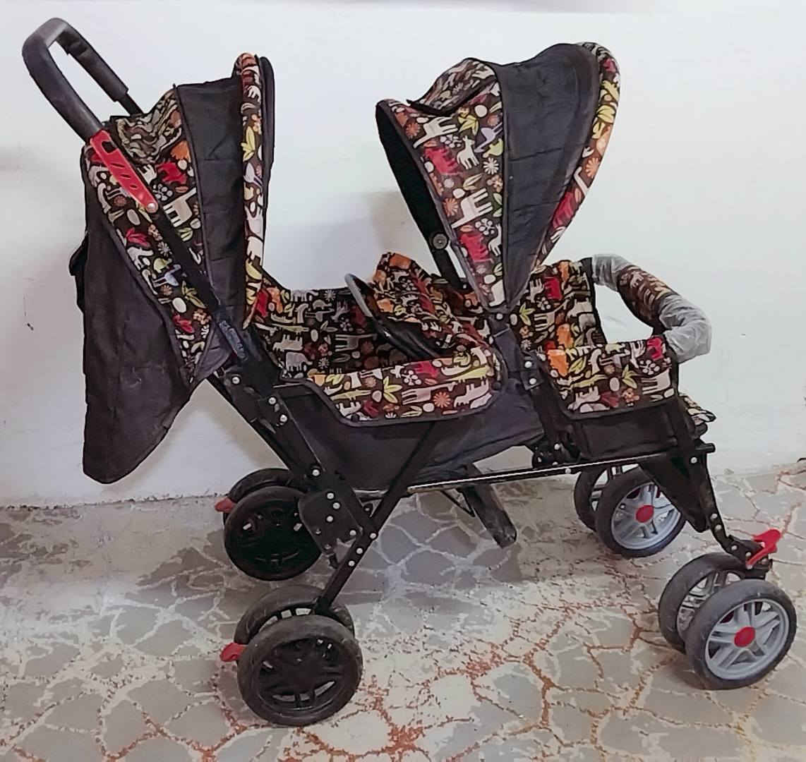 متاح عربانه مال اطفال ام نفرين بيهه نقص بس فرشه وحده مال الطفل الوره ومبينه بالفيديو نظيفه ومابيهه كسر السعر (45)  الف
مكاني بغداد الشعله  
***********
***********.   (واتساب)
