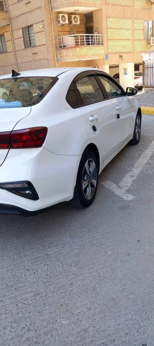 السلام عليكم كيا سيراتو خليجي موديل  2020 رقم اربيل للبيع او مراوس حسب القناعه  السياره مكفوله من الصبغ وتبديل فقط بيه بارد  بلصندوق وشويه بلحوض كلش بسيط السياره جديده مابيه اي نقص ماشيه 155 وباقي التفاصيل اتصل وتدلل ***********  مكاني بغداد السعر 150 وبيه مجال
