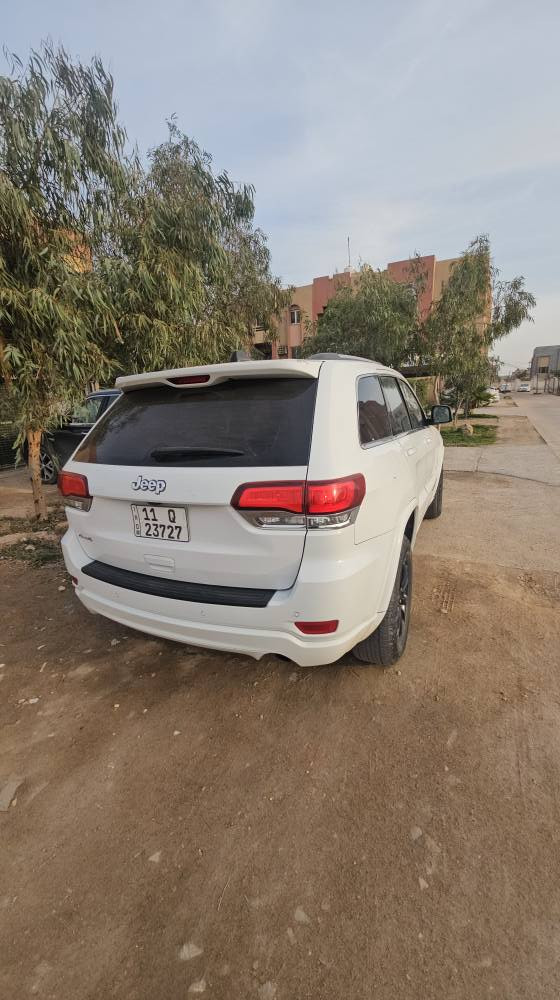 شيروكي موديل ٢٠٢١ وارد امريكي ضرر ٤ قطع (بنيد . جاملغ وباب ) ماشي ٥٣ كيلو 
موصفات 
تشغيل عن بعد 
جنطه كهرباء 
كشنات جلد 
حساسات 
كامرات خلفيه 
نقاط عمياء 
كير و محرك وحداديه مشروط 
سعر على خاص . او رساله . لايوجد واس اب 
*********** النجف, العراق
