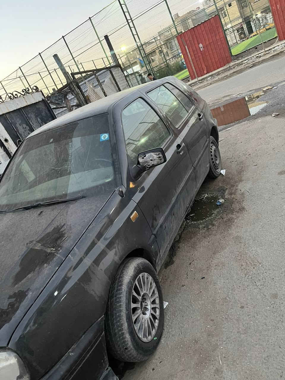 سلام عليكم
كولف موديل 1992 للبيع 

محرك ١٨٠٠ نضيف 

كير اوتو عاطل ما اعرف شبي 

صدر نضيف بيه بعض نقوصات يرادله ترتيب 

سياره باسمي رقم بغداد جديد 

مكان بغداد جديده 

*********** 

سعر ٣٨ و بيه مجال
