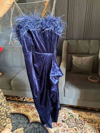 فستان • لبس مرة وحدة • ممكن تفاوض