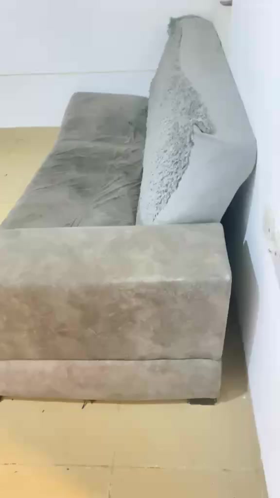 السلام عليكم 
تخم ديوان سعره 75 
قنفتين سعرهن 25 
زوالي خوات قياس 3 في 2 سعر الوحده 15 
كاربت قياس 3 في 5 سعره 35 
كلهم الاسعار بيهم مجال


**إذا كنت صاحب هذا الإعلان وتريد حذفه لأي سبب، رجاءا أرسل رسالة إلى الدعم الفني**