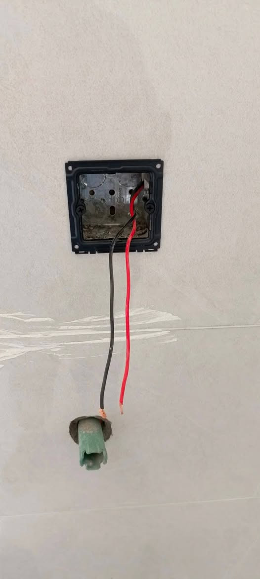 (اساس النجاح اتقان العمل)عرض خاص النقطه 3000 وبيك خير ودلل ***********
مستعدون لتأسيس الكهرباء
 بنظام السيمنز 
ونظام البوري 
(مد اسلاك الستلايت والانترنيت والكامرات)
