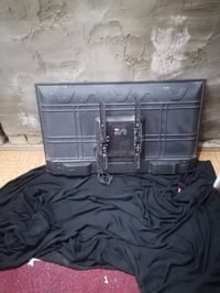 ابلازمه نوعيتها جبسون سعرها ١٠٠او نضيفه أو جهاز جري سعره ٢٥٠ أو بيه مج...