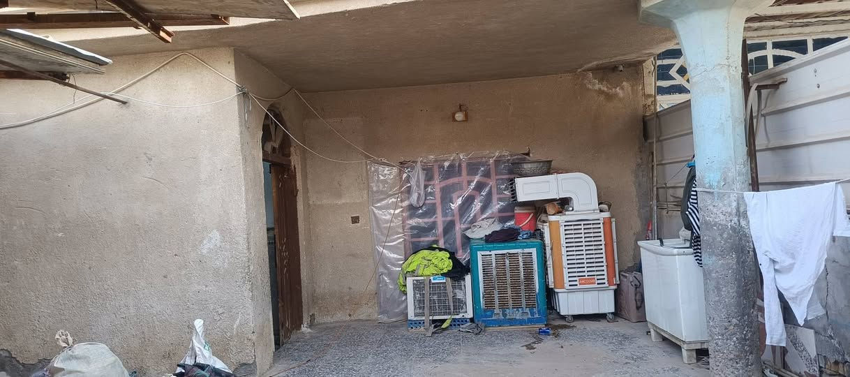بيت للبيع طابو صرف تحويل بسم المشتري المساحه ٢٠٠م البيت بناء قديم منطقة ال ٢٠٠٠ ثالث فرع عن محطة الوقود قبل المدارس السعر ٧٧ للتواصل ***********
