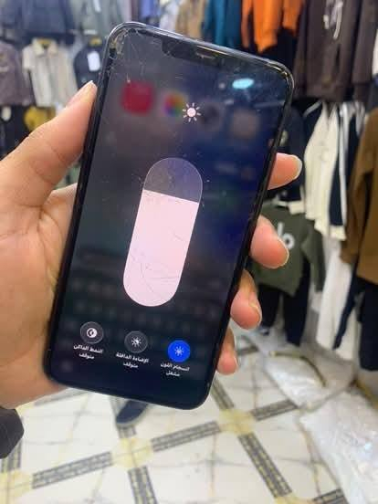 ايفون 11ابرو ماكس 256 مامفتوح بطاريه 75 قفل سعر 275 نهائي
***********
