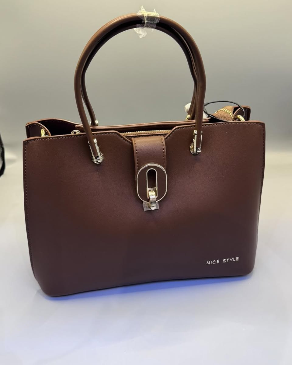 وصول موديلات جديده 
جنطه جلد  
ماركه
 موديل جديد

حجم كبير
متوفره جميع الالوان 
#موجودخدمة توصيل 
#احذية الخلخال  
كربلامول الحارث الطابق الارضي
#تابعونا علئ الانستكرام 
https://www.instagram.com/khelkhal_shoes_1?igshid=OGQ5ZDc2ODk2ZA== #تابعونا😍❤️ #تٌآبًعٌوٌنِآ😍❤


**إذا كنت صاحب هذا الإعلان وتريد حذفه لأي سبب، رجاءا أرسل رسالة إلى الدعم الفني**