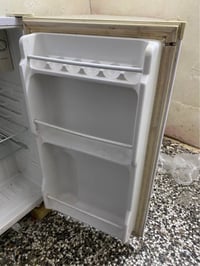 ثلاجة • نضيفه • الزعفرانيه