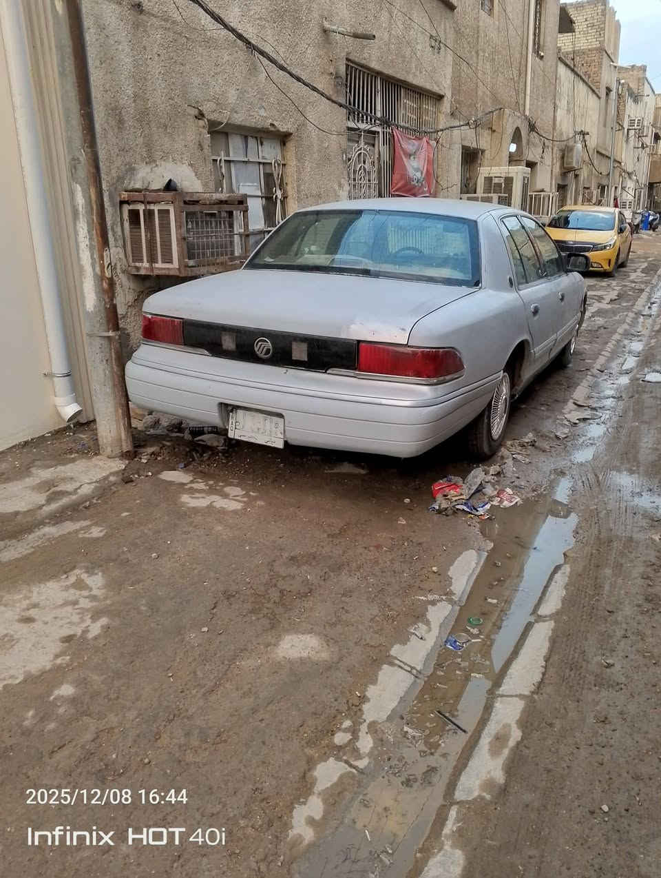 سياره فورد ماركيز موديل 1992 رقم ديالى صاحبه بل امين يريد تحويل محرك 8سلندر ما بيه صرف بانزين حاله حال السمند كير ومحرك خير من الله ترايك بصره دواخله نضيفه جدا سياره خير من الله السعر 30 العنوان بغداد الجديدة رقم الهاتف ***********
