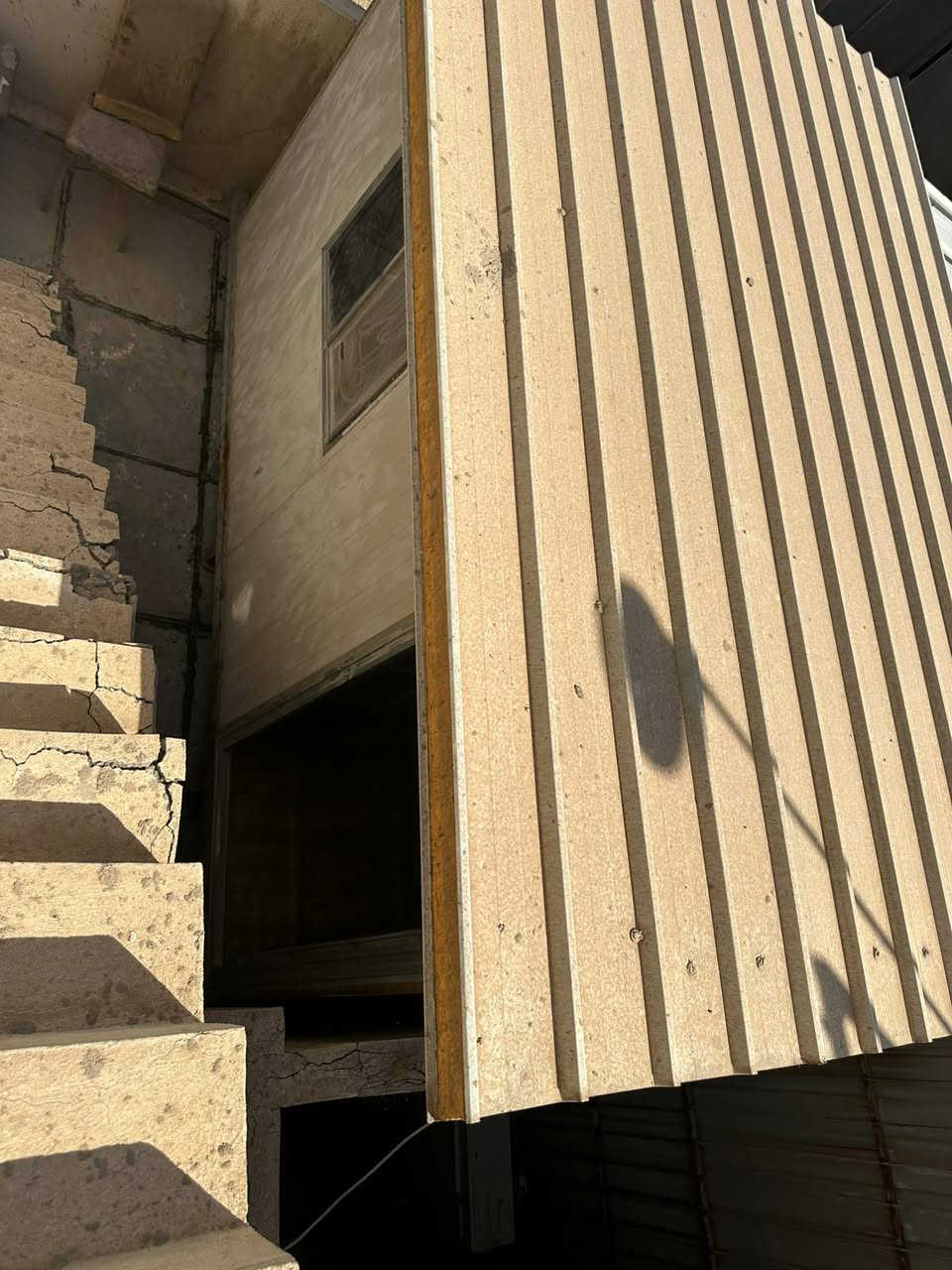 كرفان عدد ١ للبيع في زيونة موجود في بيت قياسه اربعة في اثنان ونصف مع اربع دكسنات بسعر مليون وربع
***********
