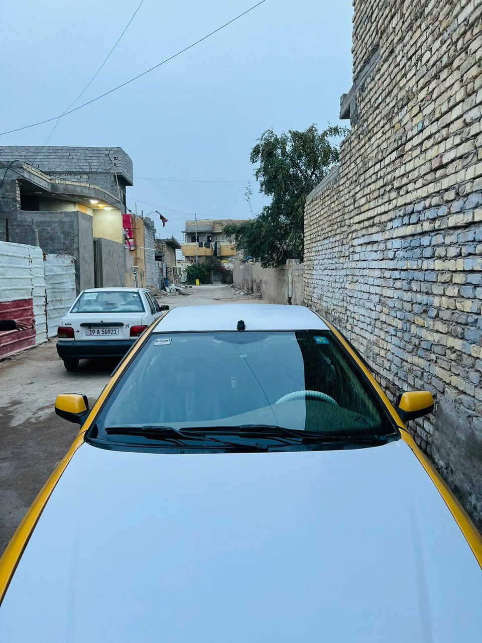 السلام عليكم سمند للبيع 2012 كير ومكينة مكفولات صاعدة هزة جديدة سنوية 2028 مصفرة هيئة وغرامات سيارة جاهزة للاخير ما ناقصهة شي العنوان بغداد حي اور سبع قصور السعر ب43 وبيهه مجال للتواصل مراسلة الصفحة او الاتصال على الرقم ***********
