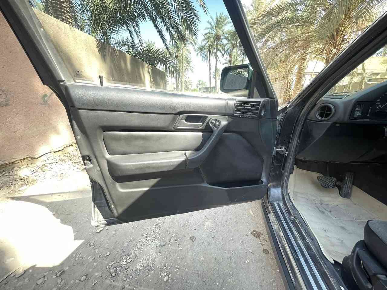 السلام عليكم ورحمة الله
bmw 525 تعمير كامل

يرجى قراءة المنشور بالكامل لطفا

السيارة بالحلة bmw 525

مسكر تك فانوس

السيارة ادامة كاملة يعني كل الي اذكره تبديل وحسب الاتي

كير محرك تبديل حاوية وبحالة ممتازة

بخاخات بلكات مجاول قبق واشر قبق ولفات 

مروحة كهربائية f01 مي راديتر اصلي مع تبديل واتر بم

قايش ورولات بالكامل تبديل

بطاين جاملغات تخم اصلي تفصيخ 

تايرات تخم قبل شهر

ويالة خلية اصلي

سنتر لوك مع الجام 

دسكات امامي خلفي مع بنزات مع سيم سايد بريك

حدادية امامي بالكامل وخلفية عربانه حاوية جديدة
كزوز كامل تفصيخ
سيستم بوب وجاملغات وبنيد وقبق جنطة والقديمات موجودات  ويه السيارة وصورهن مرفقات

غرفة مخمل كاملة بدلتها 

سلايد بدلته ١٧٠ الف

غرفة جنطة كاملة مع الاسبير خلية

فيتم بم اصلي مايلة مع الطوافة

السيارة جاهزة ماعندي اي نقص كهربائيات ملها شغالة ولا جطل حتى السلف والدينمو بدلتهن قبل اسبوعين

لايتات او بجم كامل

رقم انكليزي واسط باسمي

السعر ٦٠ ورقة عايزها صبغ فقط 

رفقت اكثر. من ٣٦ صورة للسيارة وللغراض الي وياها 

الي يحب يراسلني ***********
