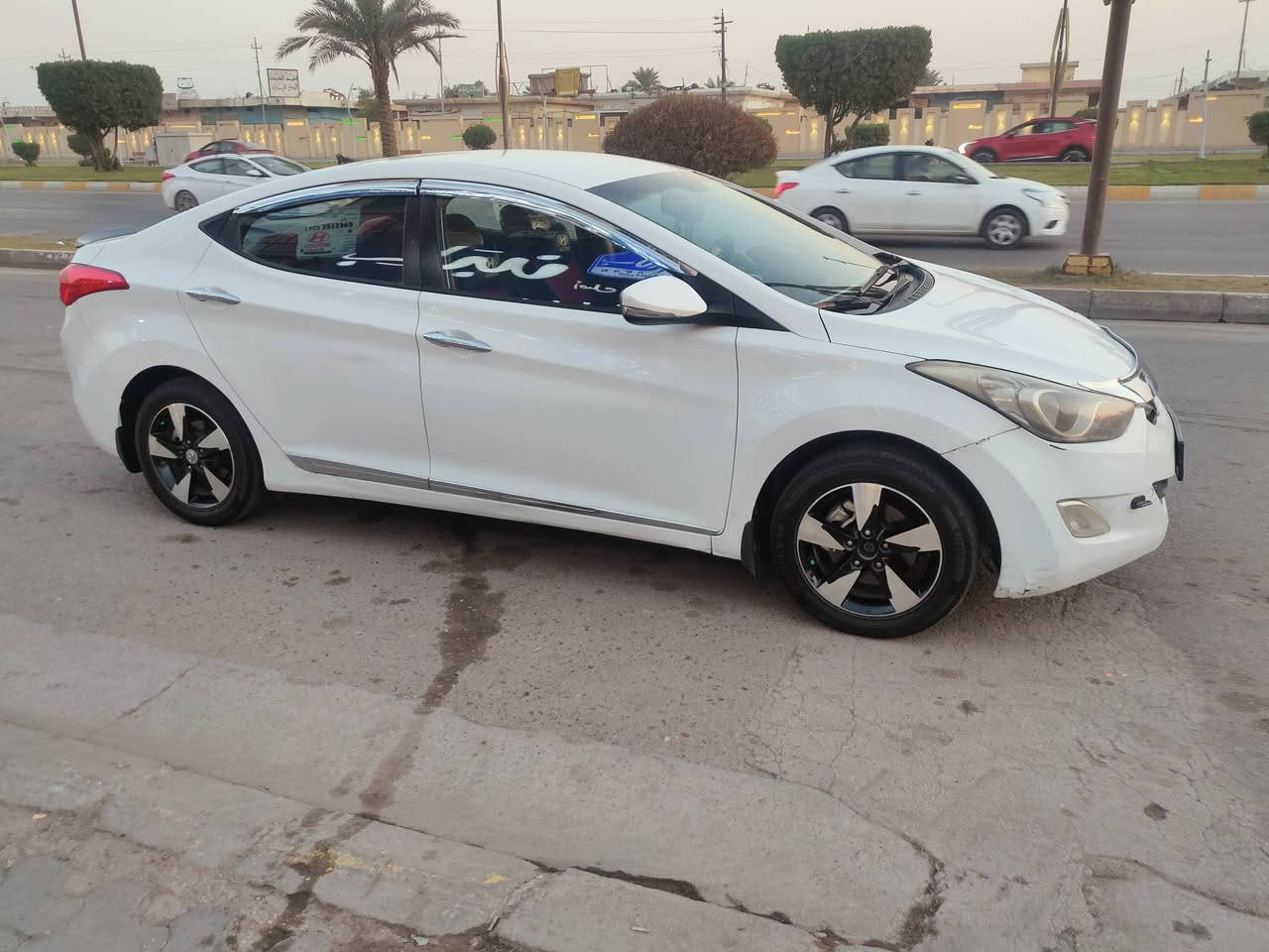 السلام عليكم 
النترة موديل 2012 خليجي 
السعر 118
الرقام سلمانية بسمي شرط تحويل تريد وكالة 
المواصفات 
العداد الحالي 234778
مكينة 1800دوش 
شاشة 
اشاير بل مري 
تحكم ستيرن 
تبريد فول منضومة جديدة 
بيهة جاملغ مال السايق بي بارد والباب الخلفي 
سيارة حلوة وخير من الله  متصرف عليهة شي
للتواصل واتس اب ***********
