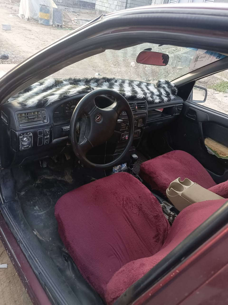 اوبل فيكترا موديل 93 وسنويتها لل 28 صدر تخم تاير كله مكفول سياره خير من الله بس عوزها ترتيبات بسيطه اي شي مابيها السعر 30 وبيها مجال شي قليل الرقم *********** اتصل ودلل
