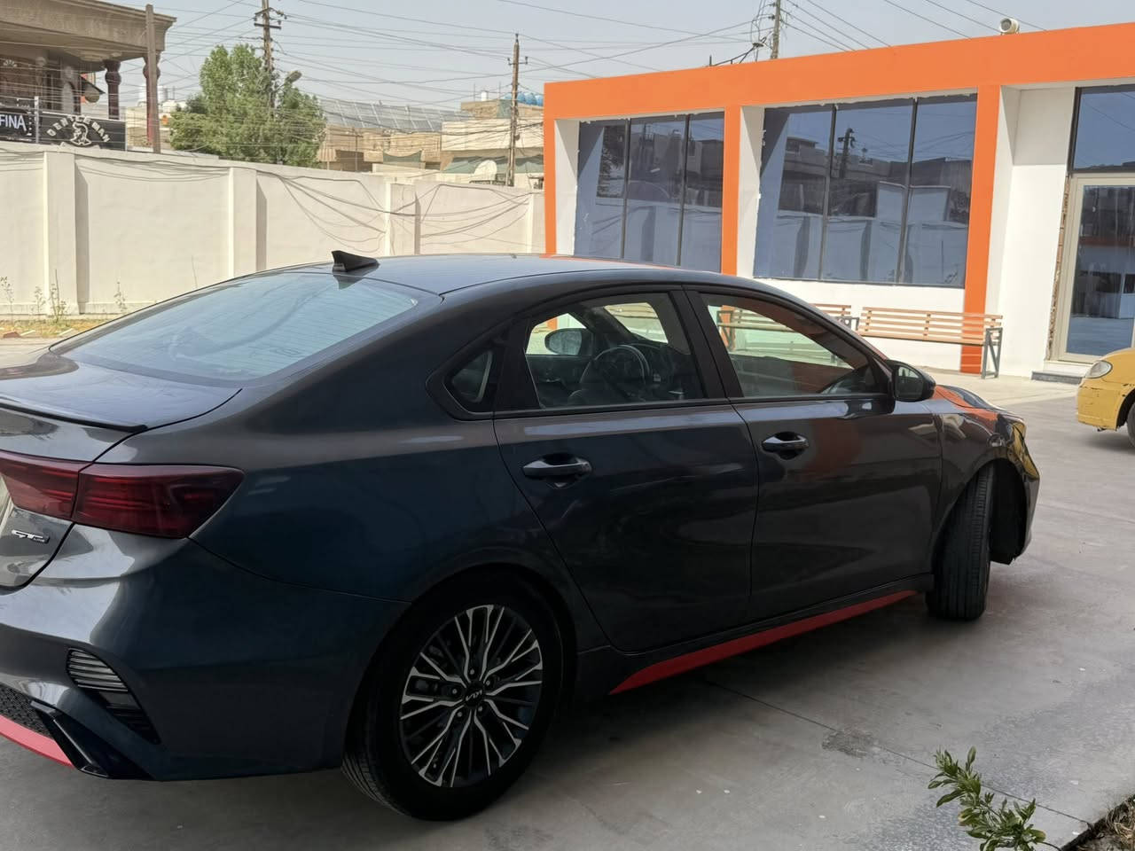 السلام عليكم
فورتي 2023 جي تي لاين مكينة 2000 دوش ولكير ديسيتي دبل اكلج مو سيفيتي حادثه خفيف جاملغ الأيمن بارد والبنيد مبدل نفس اللون موجود سونار
المواصفات:
كشنات جلد ومختم جيتي لاين 
تدفئة اوتبريد الكشنات 
قطعتين تبريد 
تبريد منفصل 
والكشن السايق كهرباء
ستيرن D رياضي
رادار امامي وخلفي
رادارات جانبية بالمري
ثلاث انظمة قيادة
ويل Z 17 كروم رياضي
شاشة كبيرة ابل كار بلي + اندرويد اوتو
كامرة دوارة 360 درجة
بصمة تشغيل + ابواب+ صندوق 
تشغيل عن بعد
لد نهاري بالايت
وبلوجكترات LED زنون
بكلايت لد
تحديد مسار وسياقة ذاتية
انارة ترحيب 
كروز سرعة 
 السعر 160اوبيهة مجال مكاني بغداد***********
