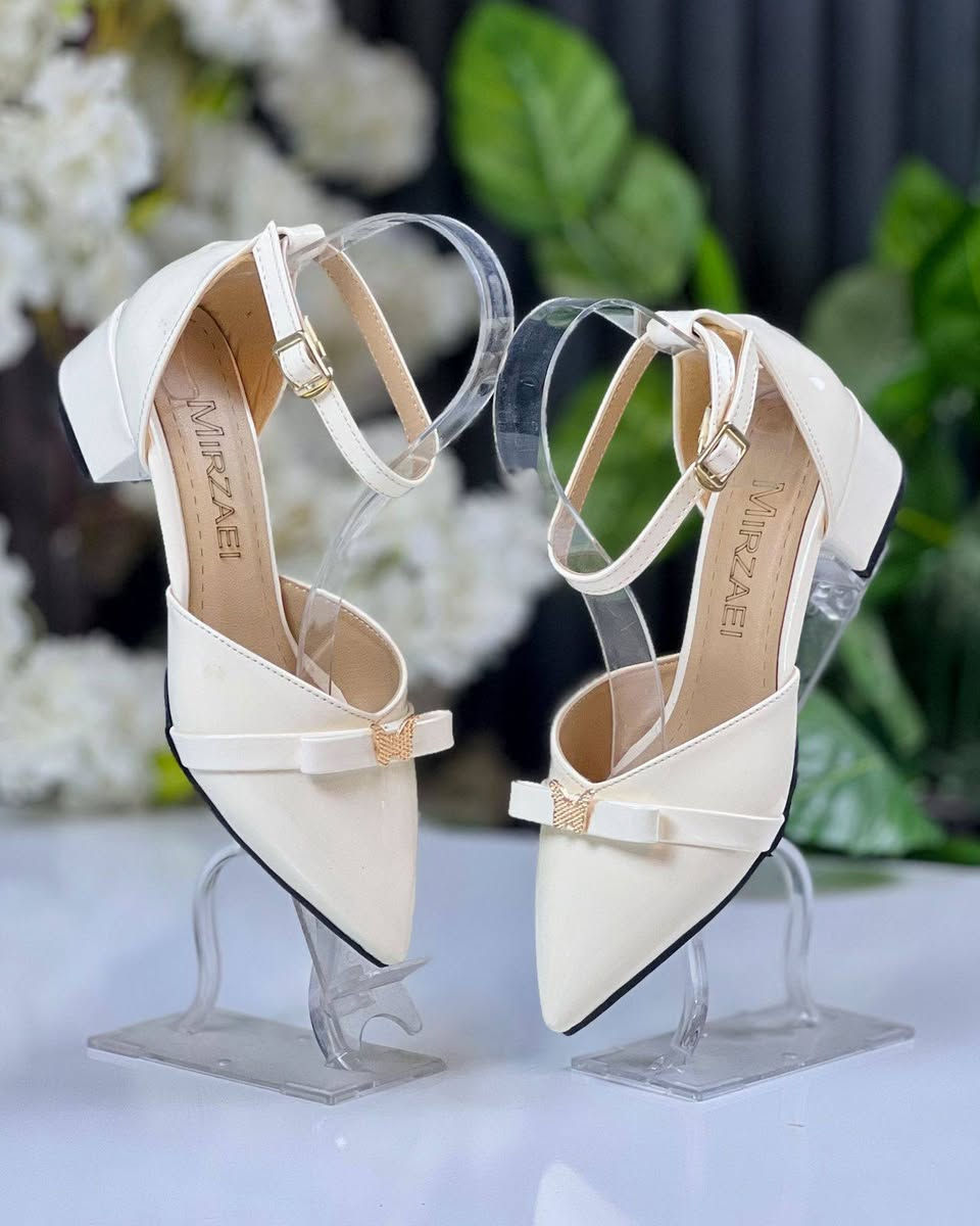 👠حذاء نسائي كوالتي عالي كعب 3 سم 👠 

‌‎المقاسات.     💫37 💫38 💫39 💫40 💫41 💫

توصيل 5 لجميع محافظات العراق

الحجز خاص او واتساب *********** متوفر خدمه توصيل لجميع محافظات العراق
قناتنا ع التلي https://t.me/eyeliner4
