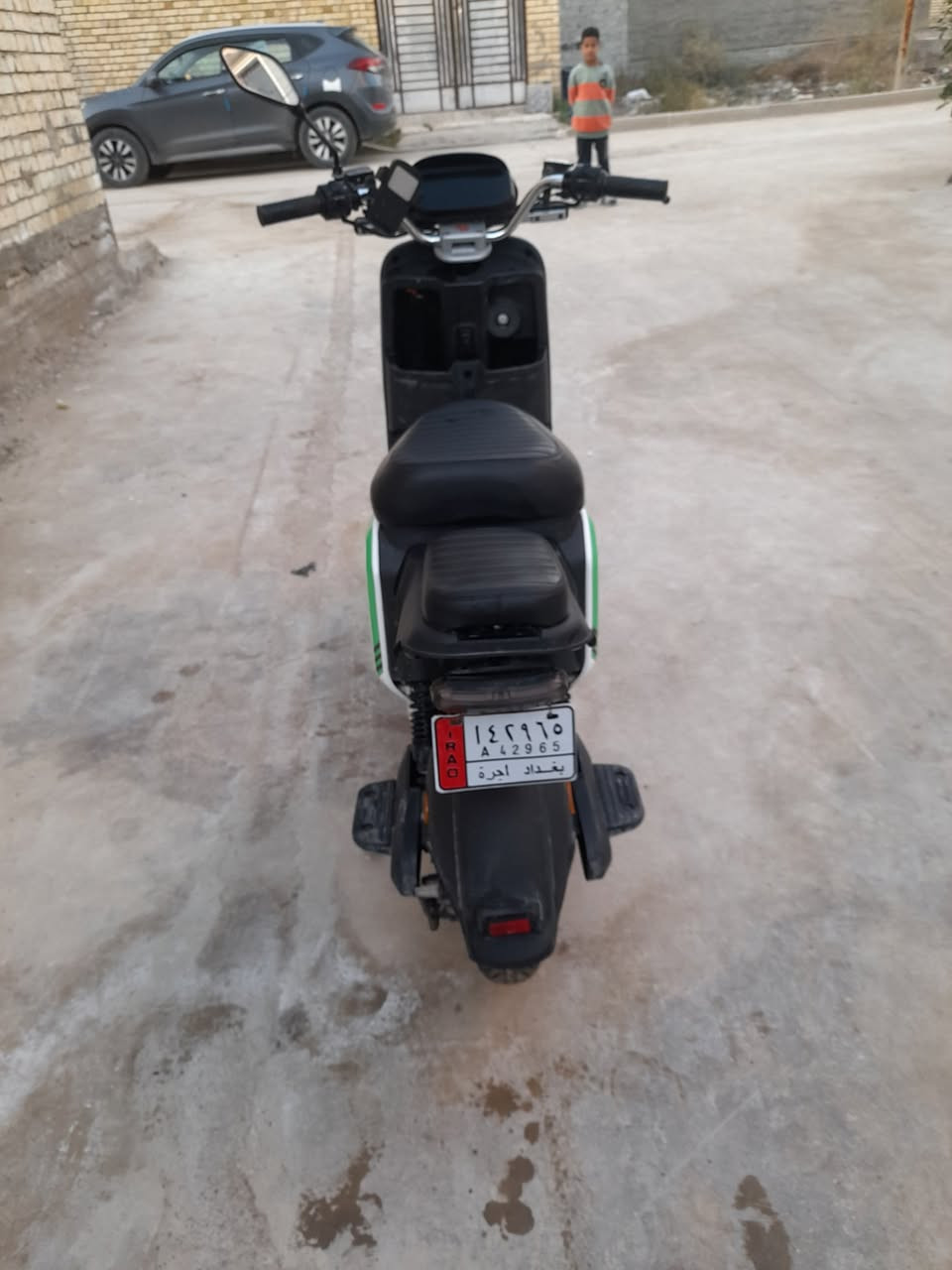 دراجة شحن للبيع
الاسم R12

جديدة ما صارلي شهرين من مشتريهه
السعر 700 ويهه مجال اذا شراي
وهلة بيكم
رقم الهاتف ***********
مكاني بغداد السريدات
