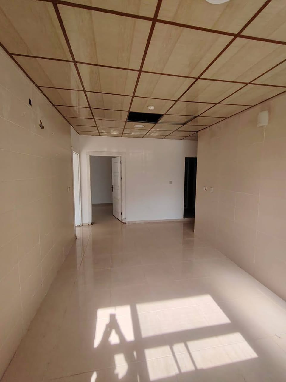 شقة للبیع سریع  فی سلیمانی رابرین طابق ارضي خدمات كامل ***********
سعر 380ورقە  فقط خدمات كامل 
 مساحة  110متر  
یتسجل بسم ای واحد عیراقی  
غرفتین نوم  استقبال 2 بلكون مطبغ  
مساعد مشتملات  حدیقة و كراج 
 تلفون ـ واتساب ***********
