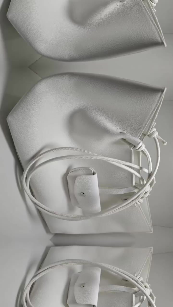 حقائبنا لكل زمان ومكان.
هذه الحقائب صنعت خصيصًا لك.
إن كنت تبحث عن حقائب رائعة فمكاننا هو اختيارك.
حقائب متينة.
حقائب صنعت بفخر.
اختيارك للحقائب المثاليّة


**إذا كنت صاحب هذا الإعلان وتريد حذفه لأي سبب، رجاءا أرسل رسالة إلى الدعم الفني**