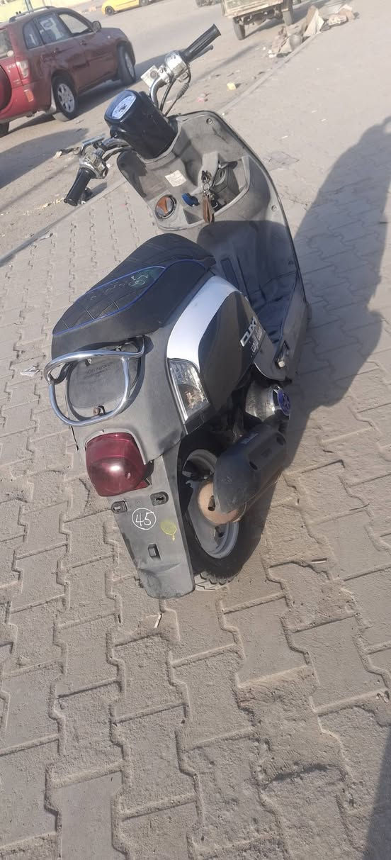 سلام عليكم  ماكس (بوليسي)للبيع الدراجه كابريتر خير من الله مكفوله كفاله عامه مامفتوحه الدراجه شلعه او معدل شرط سعر 825او بيه مجال حك الجيه او الشراي بي خير او يدلل يتصل على الرقم ***********
