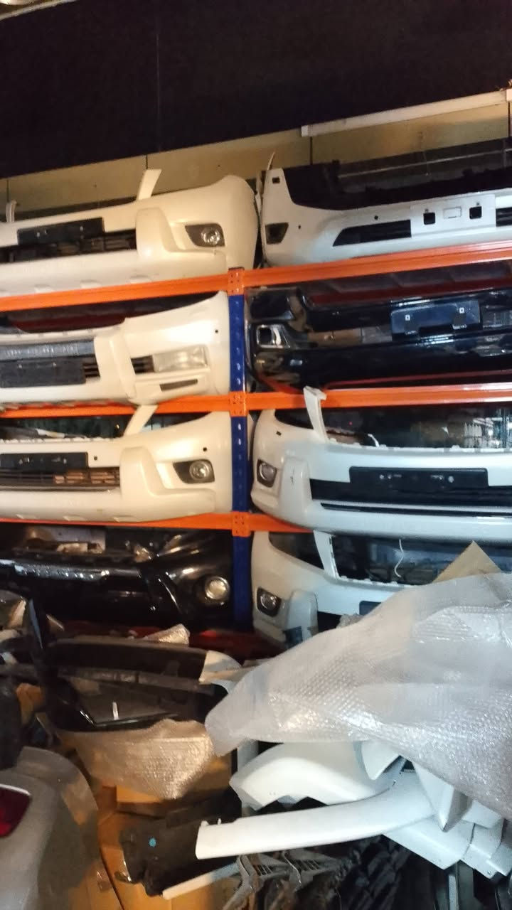 تتوفر لدينا أدوات احتياطية لاندكروزر لكزز برادو مستعمل تفصيخ واصلي جديد وتجاري يوجد توصيل جميع محافظات العراق مجانا ***********
