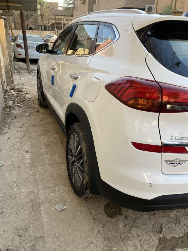 السلام عليكم للبيع توسان 2019 شركه الكاصد رقم بابل ماشيه 69 الف سياره جديده مكفوله كفاله من الصبغ والبارد 
مكاني بابل مركز  
مواصفات 
داخل صاج
شاشه جبيره 
تحكم ستيرن جهتين 
كراسي كهرباء 
كامره خلفيه 
كامره اماميه 
خمس عدسات 
لد نهاري 
بصمه ابواب 
بصمه تشغيل 
دخول ذكي 
محرك 2000 دوش المرغوب 
سعره 197 وبيه مجال 
علماً  السياره بسمي 
هاذا رقمي 
***********
